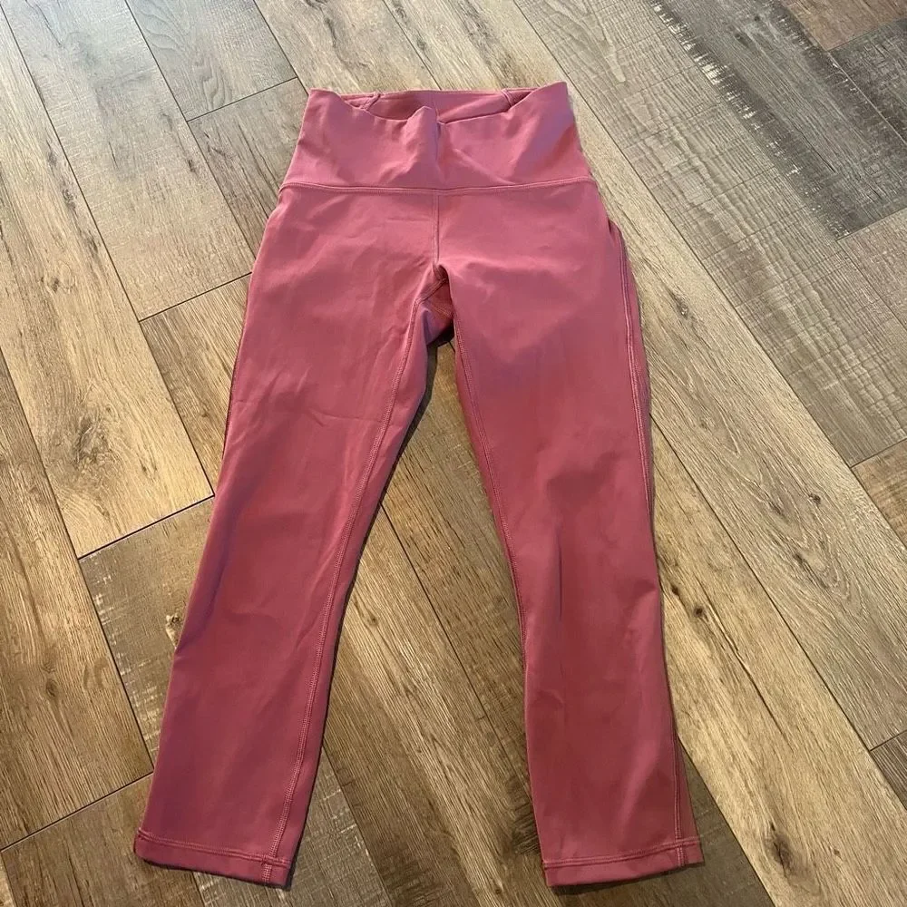 Lululemon crop women’s leggings size 4